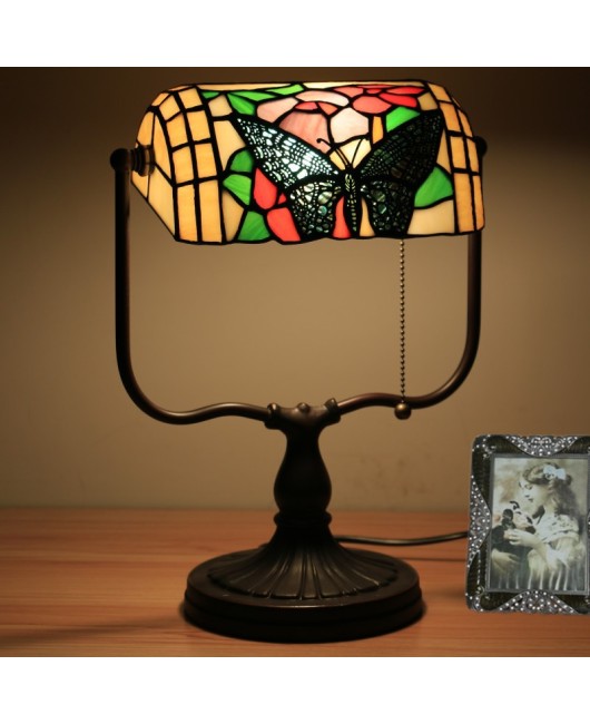 Cross border foreign trade in the United States, Germany, United Kingdom, France, Spain, Singapore, Thailand, Vietnam, Tiffany Bank lamps and desk lamps