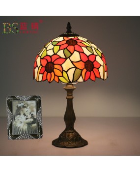 Cross border export of 10 inch Ti colored glass European style desk lamp creative bedroom bedside table lamp study restaurant bar