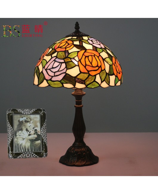 Cross border direct sales export of European, American, Australian, Korean, Japanese Tiffany table lamps, bedroom bedside lamps, bar and restaurant table lamps