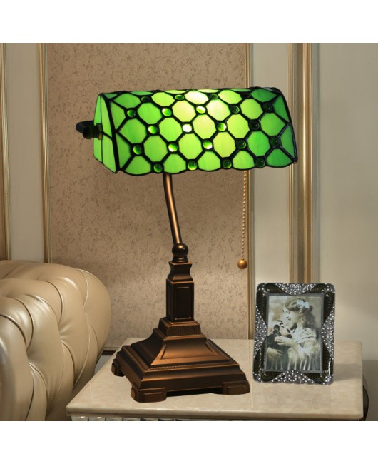 Cross border Leyi Tiffany American retro green bank lamp, decorative desk lamp from the United States, Canada, Mexico, and the United Kingdom