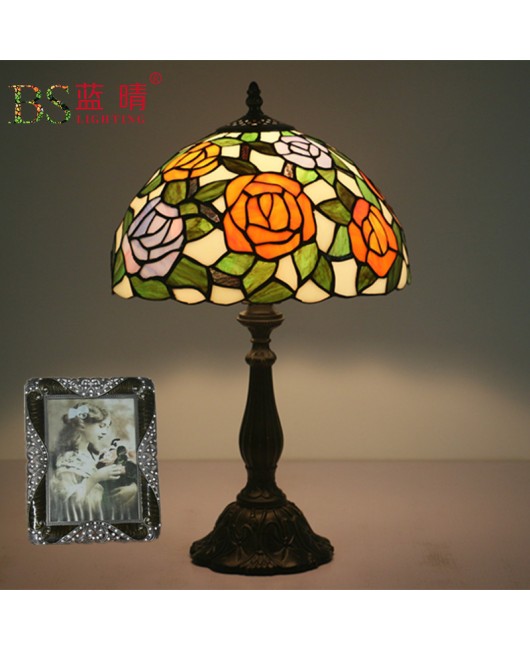 Cross border direct sales export of European, American, Australian, Korean, Japanese Tiffany table lamps, bedroom bedside lamps, bar and restaurant table lamps