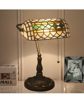 Foreign Trade Cross border Spain, France, Germany, UK, Italy, Chile, USA, Mexico, Japan Bank, Desk Lamp