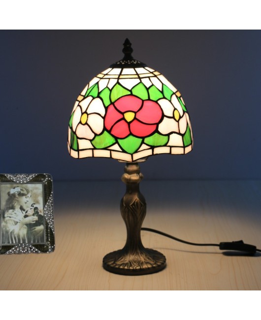 Cross border foreign trade Le Yi Tiffany desk lamp, USA, Japan, France, Germany, Spain, UK, South Korea, creative desk lamp