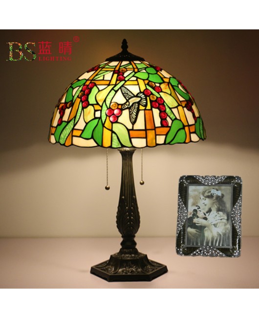 Cross border 16 inch Tiffany Hummingbird Luxury European Desk Lamp Retro Creative Living Room Study Bar Hotel Clubhouse