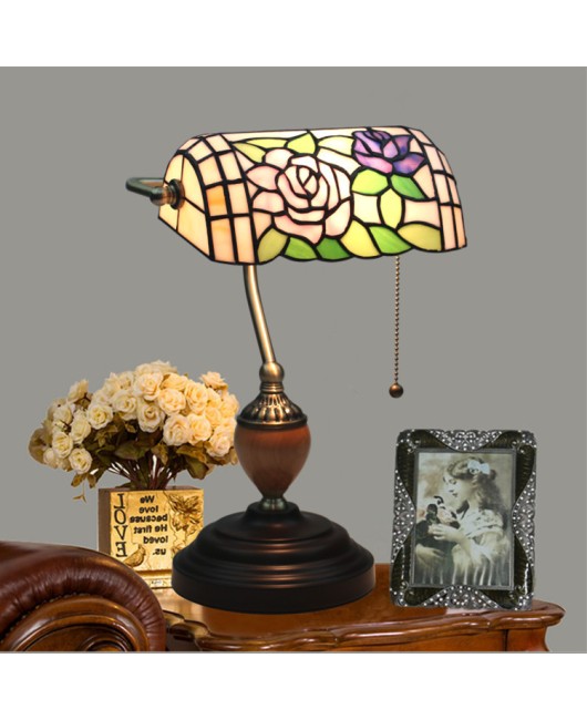 Cross border foreign trade France, Netherlands, Finland, Russia, South Korea, Japan, United States, Singapore, Ti Rose Bank, desk lamp