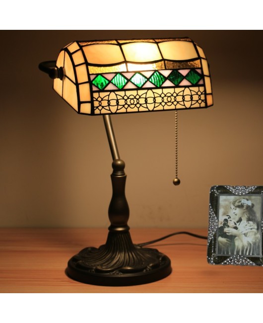 Cross border European style table lamp for foreign trade, UK, USA, France, Spain, Italy, Japan, desk, Tiffany Bank lamp