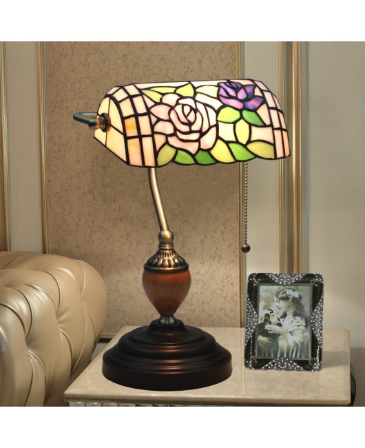 Cross border foreign trade France, Netherlands, Finland, Russia, South Korea, Japan, United States, Singapore, Ti Rose Bank, desk lamp