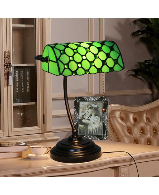 Cross border foreign trade American style minimalist Republic of China green bank light bedroom study bar restaurant booth Tiffany desk lamp