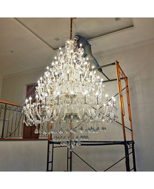 Crystal lights in the lobby of duplex buildings, European style grand villas, mid floor living rooms, pendant lights in the hotel lobby, luxurious lighting fixtures