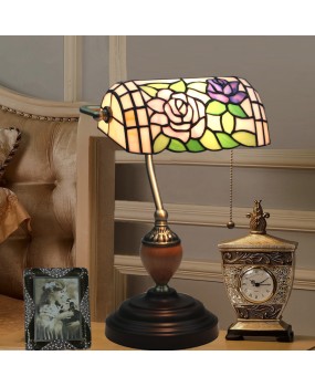 Cross border foreign trade France, Netherlands, Finland, Russia, South Korea, Japan, United States, Singapore, Ti Rose Bank, desk lamp