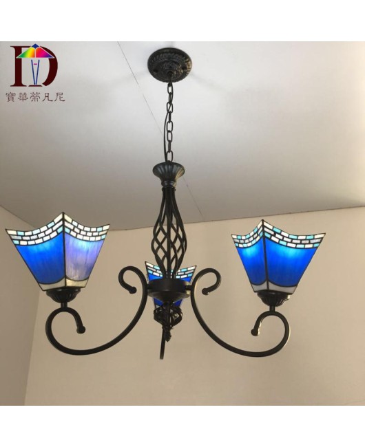 Supply American style restaurant chandelier with three heads and one piece for dropshipping. Living room restaurant, Mediterranean style three head glass restaurant chandelier