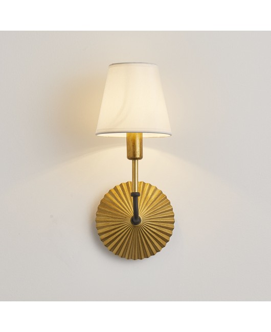 American countryside retro simple gold single head wall lamp, warm cotton and linen lampshade, bedroom bedside lamp, living room wall lamp