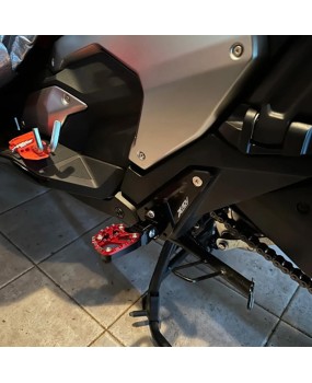 Suitable for Honda XADV750 21-24 motorcycle modification, foldable combat pedal, new pedal lift