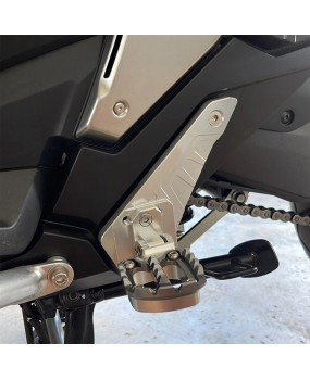 Suitable for Honda XADV750 21-24 motorcycle modification, foldable combat pedal, new pedal lift