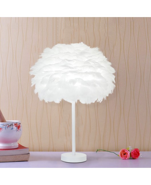 New personalized feather desk lamp Nordic creative bedroom bedside lamp Modern minimalist living room study iron table lamp